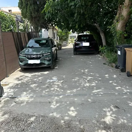 Appartement Avec Une Chambre Arles Exterior foto