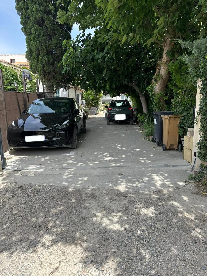 Avec * Arles